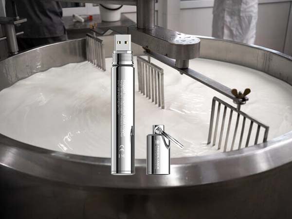 Pasteurization temperature data logger with high protection level