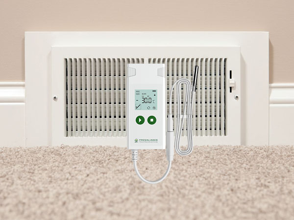 High-precision temperature data logger for heating monitoring